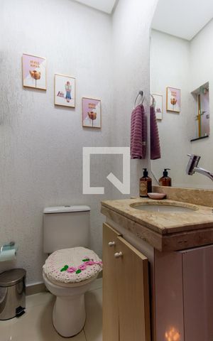 Casa à venda com 110m², 3 quartos e 2 vagas Casa à venda com 110m², 3 quartos e 2 vagasLavabo da Sala