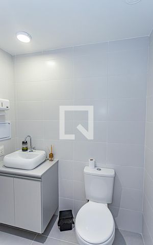 Studio à venda com 26m², 1 quarto e sem vaga Studio à venda com 26m², 1 quarto e sem vagaBanheiro