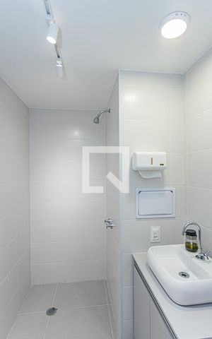 Studio à venda com 26m², 1 quarto e sem vaga Studio à venda com 26m², 1 quarto e sem vagaBanheiro