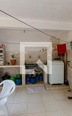 Casa à venda com 300m², 4 quartos e 4 vagas Casa à venda com 300m², 4 quartos e 4 vagasÁrea de Serviço