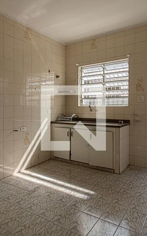 Casa para alugar com 150m², 2 quartos e 2 vagas Casa para alugar com 150m², 2 quartos e 2 vagasCozinha