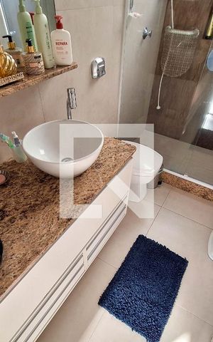 Apartamento à venda com 68m², 2 quartos e sem vaga Apartamento à venda com 68m², 2 quartos e sem vagaBanheiro Social