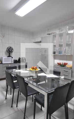 Casa à venda com 200m², 3 quartos e 3 vagasCozinha