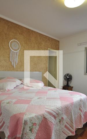 Casa à venda com 200m², 3 quartos e 3 vagasQuarto Suíte