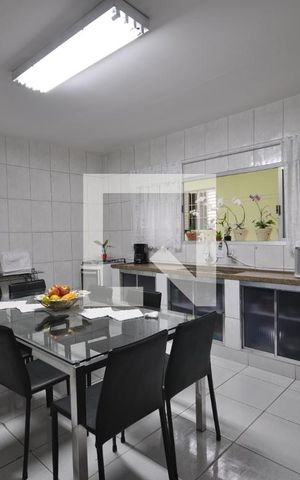 Casa à venda com 200m², 3 quartos e 3 vagasCozinha