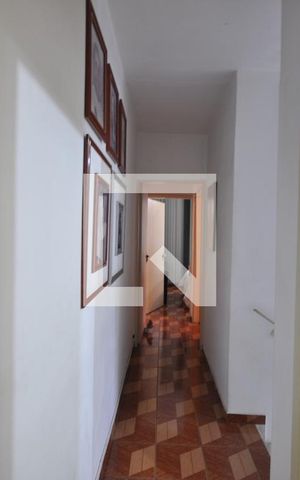 Casa à venda com 200m², 3 quartos e 3 vagasCorredor