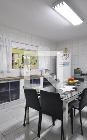 Casa à venda com 200m², 3 quartos e 3 vagasCozinha