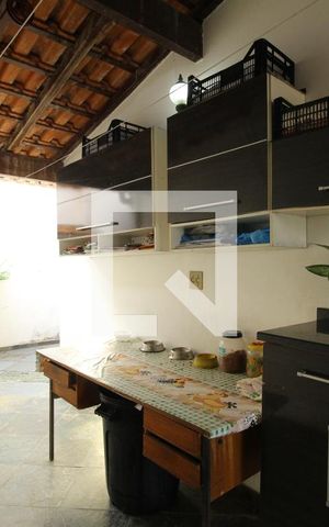 Casa de condomínio à venda com 750m², 4 quartos e 5 vagasFundos da casa