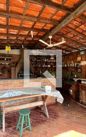 Casa de condomínio à venda com 750m², 4 quartos e 5 vagas Casa de condomínio à venda com 750m², 4 quartos e 5 vagasChurrasqueira