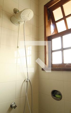 Casa de condomínio à venda com 750m², 4 quartos e 5 vagasÁrea de serviço - Dependência/Banheiro