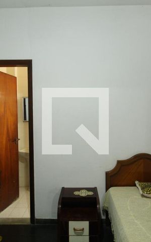 Casa de condomínio à venda com 750m², 4 quartos e 5 vagasÁrea de serviço - Dependência/Quarto