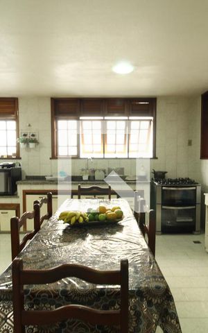 Casa de condomínio à venda com 750m², 4 quartos e 5 vagasCozinha