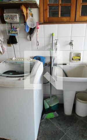 Casa de condomínio à venda com 750m², 4 quartos e 5 vagasÁrea de serviço