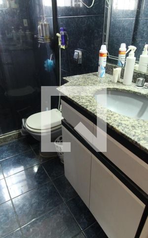 Casa de condomínio à venda com 750m², 4 quartos e 5 vagasBanheiro da suíte 1