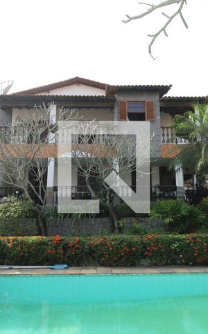 Casa de condomínio à venda com 750m², 4 quartos e 5 vagasPiscina