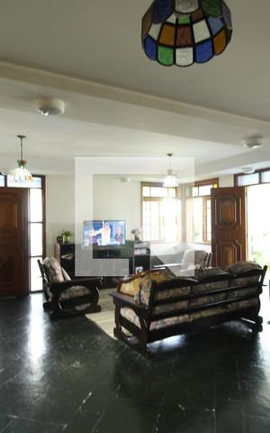 Casa de condomínio à venda com 750m², 4 quartos e 5 vagasSala