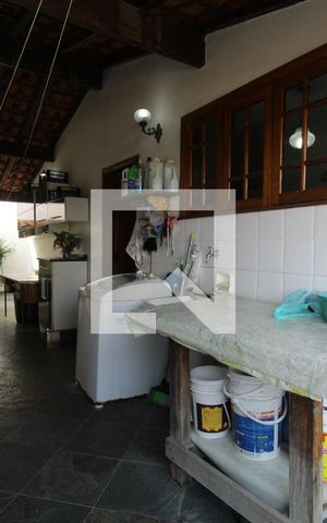 Casa de condomínio à venda com 750m², 4 quartos e 5 vagasÁrea de serviço