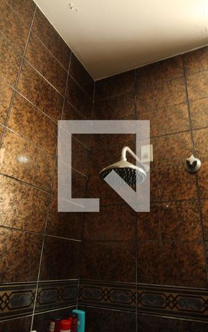 Casa de condomínio à venda com 750m², 4 quartos e 5 vagasBanheiro social