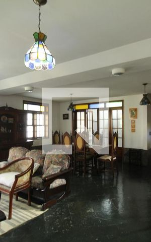 Casa de condomínio à venda com 750m², 4 quartos e 5 vagasSala