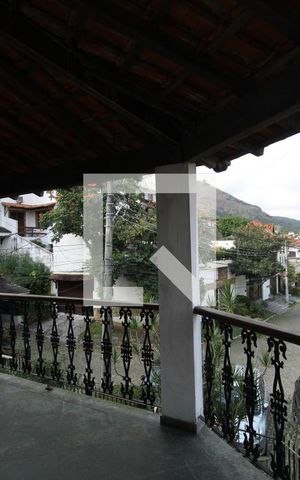 Casa de condomínio à venda com 750m², 4 quartos e 5 vagasVaranda da suíte 2