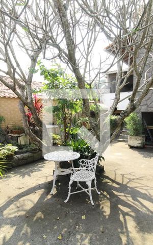 Casa de condomínio à venda com 750m², 4 quartos e 5 vagasQuintal