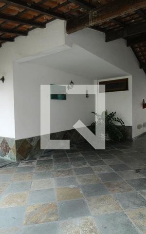 Casa de condomínio à venda com 750m², 4 quartos e 5 vagasGaragem para cinco carros
