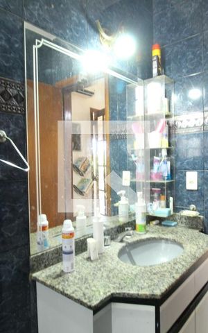 Casa de condomínio à venda com 750m², 4 quartos e 5 vagasBanheiro da suíte 1
