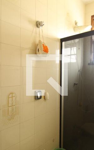 Casa de condomínio à venda com 750m², 4 quartos e 5 vagasÁrea de serviço - Dependência/Banheiro