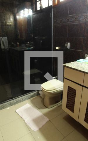 Casa de condomínio à venda com 750m², 4 quartos e 5 vagasBanheiro social
