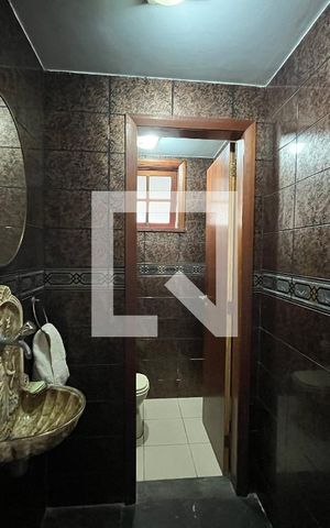 Casa de condomínio à venda com 750m², 4 quartos e 5 vagas Casa de condomínio à venda com 750m², 4 quartos e 5 vagasLavabo