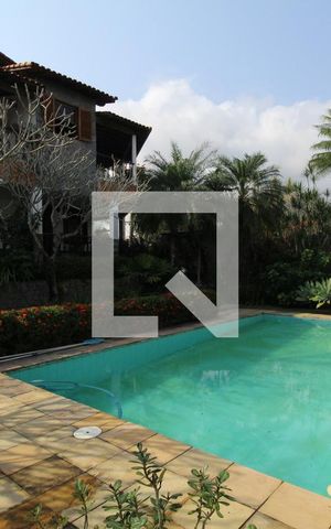 Casa de condomínio à venda com 750m², 4 quartos e 5 vagasPiscina
