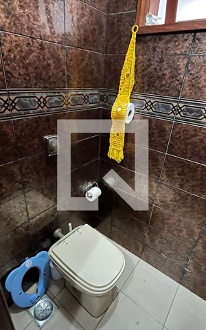 Casa de condomínio à venda com 750m², 4 quartos e 5 vagas Casa de condomínio à venda com 750m², 4 quartos e 5 vagasLavabo