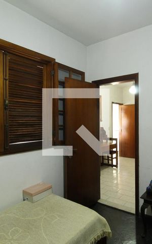 Casa de condomínio à venda com 750m², 4 quartos e 5 vagasÁrea de serviço - Dependência/Quarto