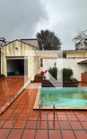 Casa à venda com 133m², 3 quartos e 2 vagasÁrea externa 