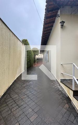 Casa à venda com 133m², 3 quartos e 2 vagasÁrea externa