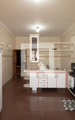 Casa para alugar com 340m², 5 quartos e 4 vagas Casa para alugar com 340m², 5 quartos e 4 vagasCozinha