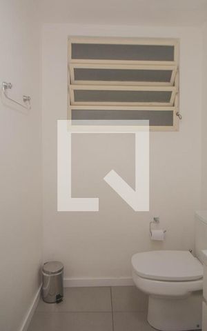 Apartamento à venda com 120m², 2 quartos e 1 vaga Apartamento à venda com 120m², 2 quartos e 1 vagaBanheiro Social