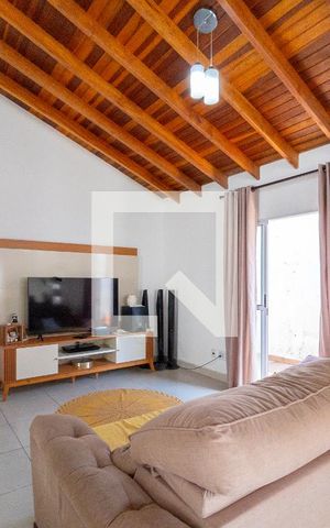 Casa de condomínio para alugar com 199m², 3 quartos e 4 vagas Casa de condomínio para alugar com 199m², 3 quartos e 4 vagasSala