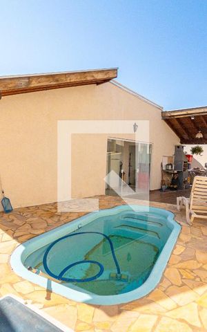 Casa de condomínio para alugar com 199m², 3 quartos e 4 vagas Casa de condomínio para alugar com 199m², 3 quartos e 4 vagasPiscina