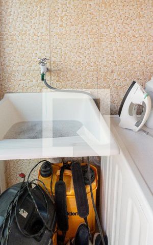 Casa de condomínio para alugar com 199m², 3 quartos e 4 vagas Casa de condomínio para alugar com 199m², 3 quartos e 4 vagasÁrea de serviço