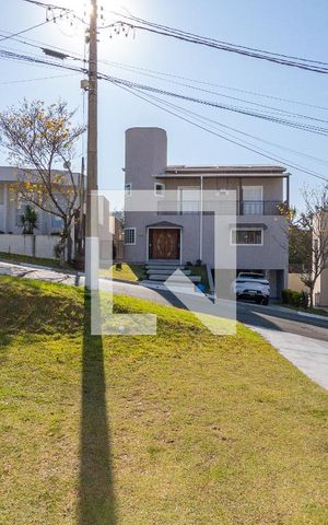Casa de condomínio para alugar com 199m², 3 quartos e 4 vagas Casa de condomínio para alugar com 199m², 3 quartos e 4 vagasSala
