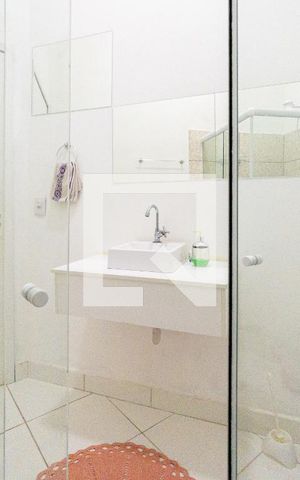 Casa de condomínio para alugar com 199m², 3 quartos e 4 vagas Casa de condomínio para alugar com 199m², 3 quartos e 4 vagasBanheiro social