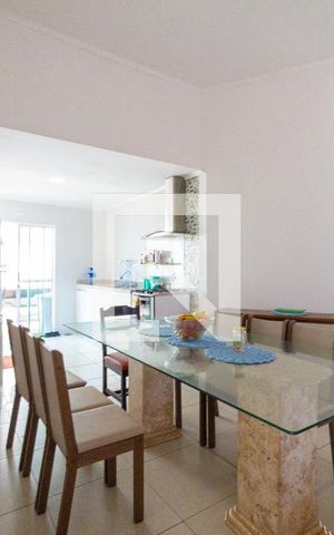 Casa de condomínio para alugar com 199m², 3 quartos e 4 vagas Casa de condomínio para alugar com 199m², 3 quartos e 4 vagasSala