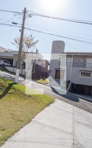 Casa de condomínio para alugar com 199m², 3 quartos e 4 vagas Casa de condomínio para alugar com 199m², 3 quartos e 4 vagasGaragem