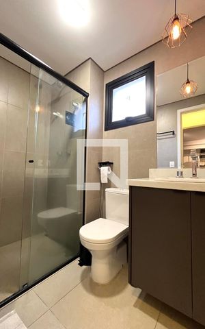 Apartamento para alugar com 92m², 2 quartos e 2 vagas Apartamento para alugar com 92m², 2 quartos e 2 vagasBanheiro da Suíte