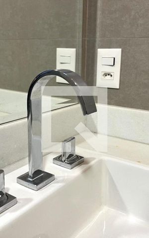 Apartamento para alugar com 92m², 2 quartos e 2 vagas Apartamento para alugar com 92m², 2 quartos e 2 vagasBanheiro da Suíte