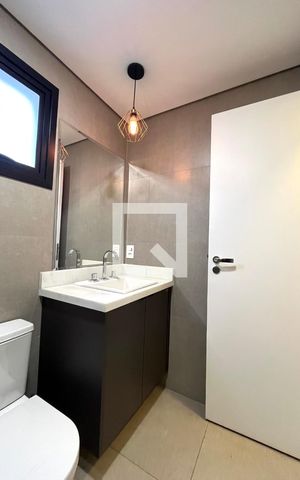 Apartamento para alugar com 92m², 2 quartos e 2 vagas Apartamento para alugar com 92m², 2 quartos e 2 vagasBanheiro da Suíte