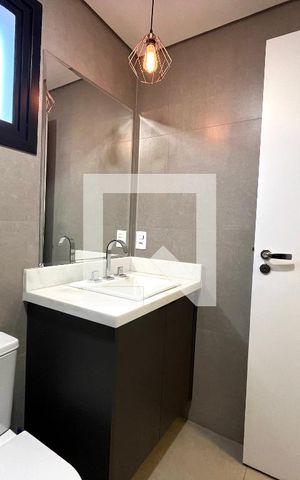 Apartamento para alugar com 92m², 2 quartos e 2 vagas Apartamento para alugar com 92m², 2 quartos e 2 vagasBanheiro da Suíte