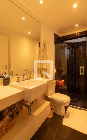 Apartamento à venda com 110m², 2 quartos e 2 vagas Apartamento à venda com 110m², 2 quartos e 2 vagasBanheiro da Suíte