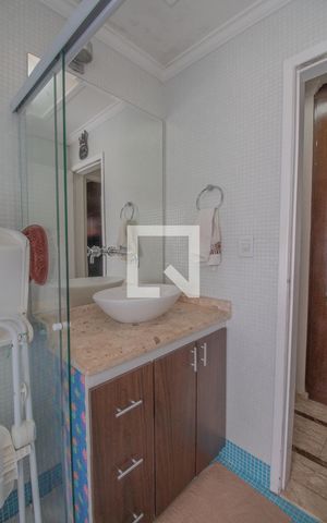 Casa de condomínio à venda com 141m², 3 quartos e 2 vagas Casa de condomínio à venda com 141m², 3 quartos e 2 vagasBanheiro